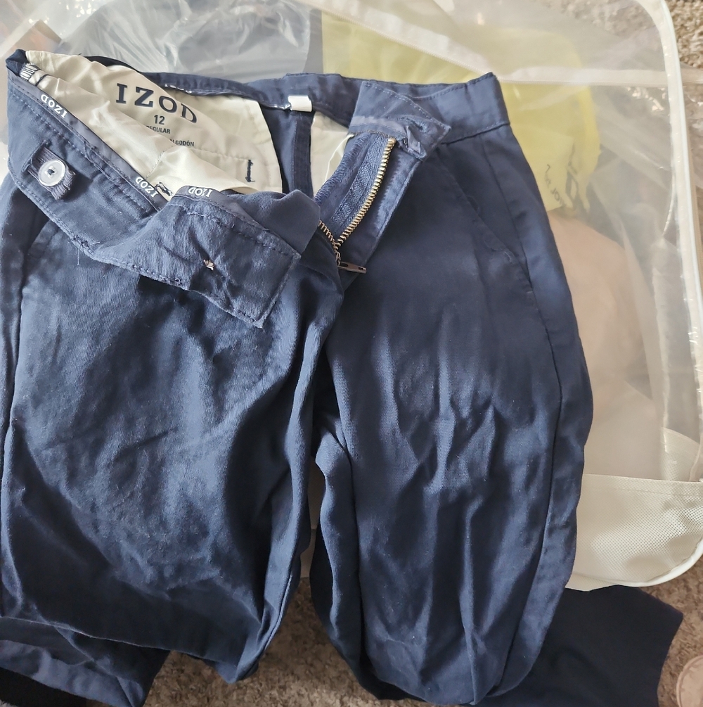 Izod Men’s Navy Blue Chino Pants